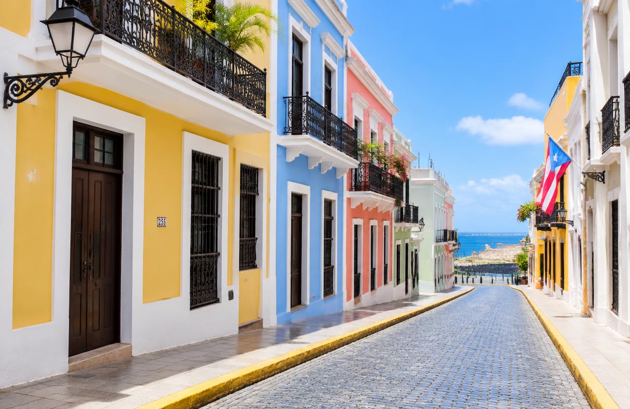 Imagen ilustrativa: lavado a presión en San Juan, Puerto Rico, fachadas y aceras
